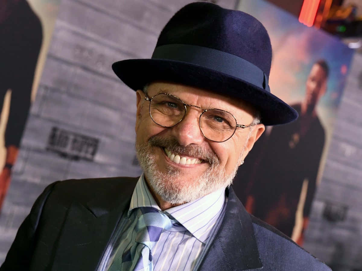 Joepantoliano Es Un Actor Estadounidense Conocido Por Su Trabajo En El Cine Y La Televisión. Ha Aparecido En Numerosas Películas Exitosas, Como 