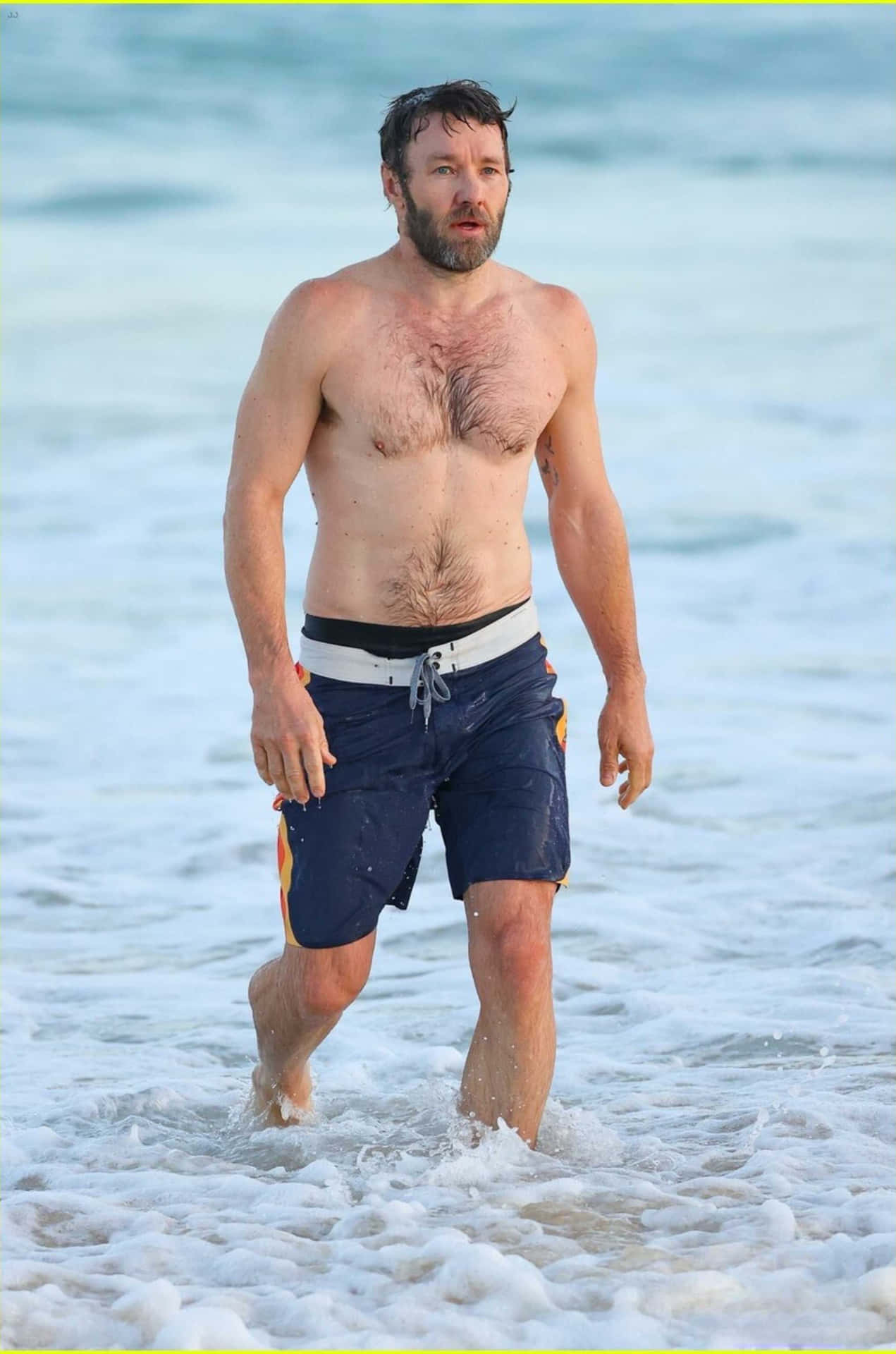 Joel Edgerton Beach Day Wallpaper