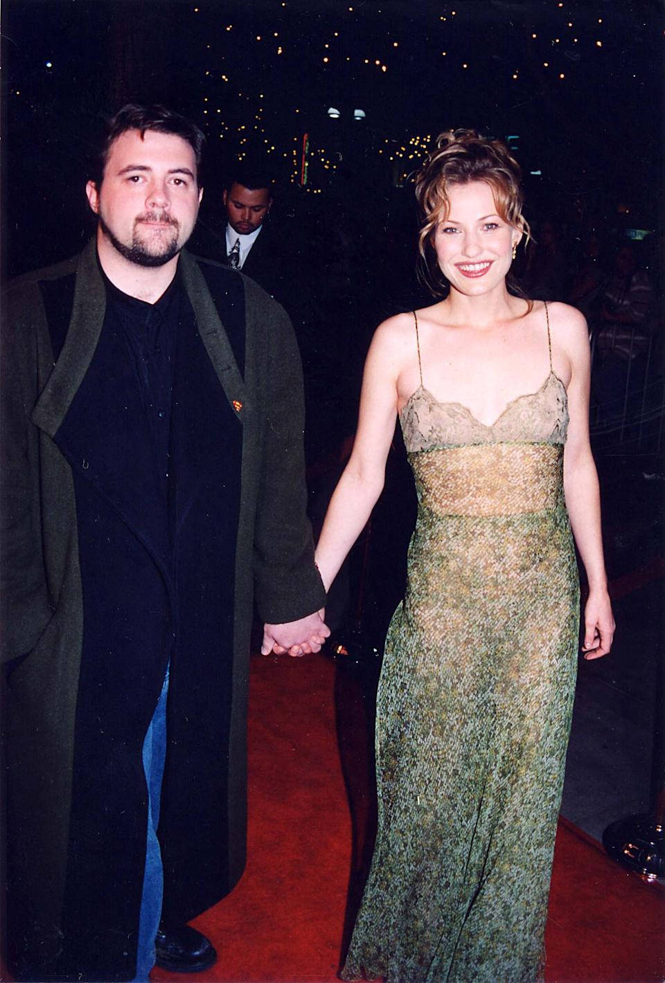 Joey Lauren Adams And Kevin Smith Chasing Army Premiere Wallpaper