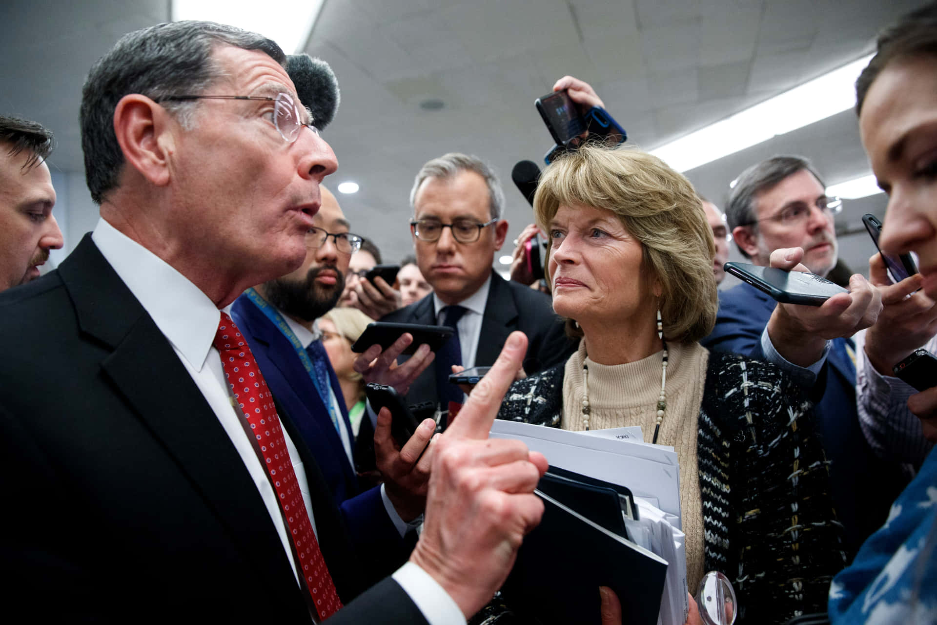 John Barrasso Surrounded By Reporters Wallpaper
