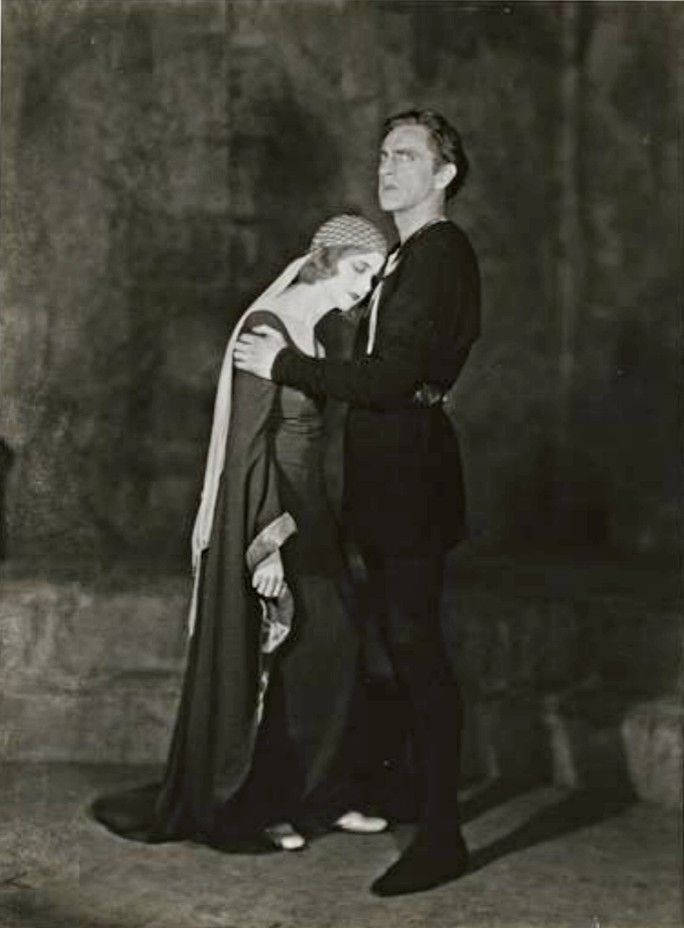 John Barrymore Hamlet And Ophelia Wallpaper