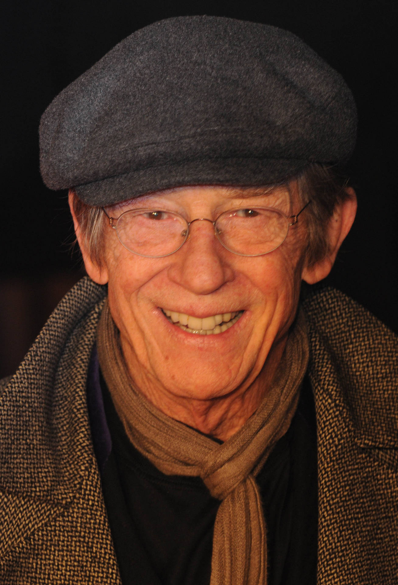 John Hurt With Hat And Glasses Wallpaper