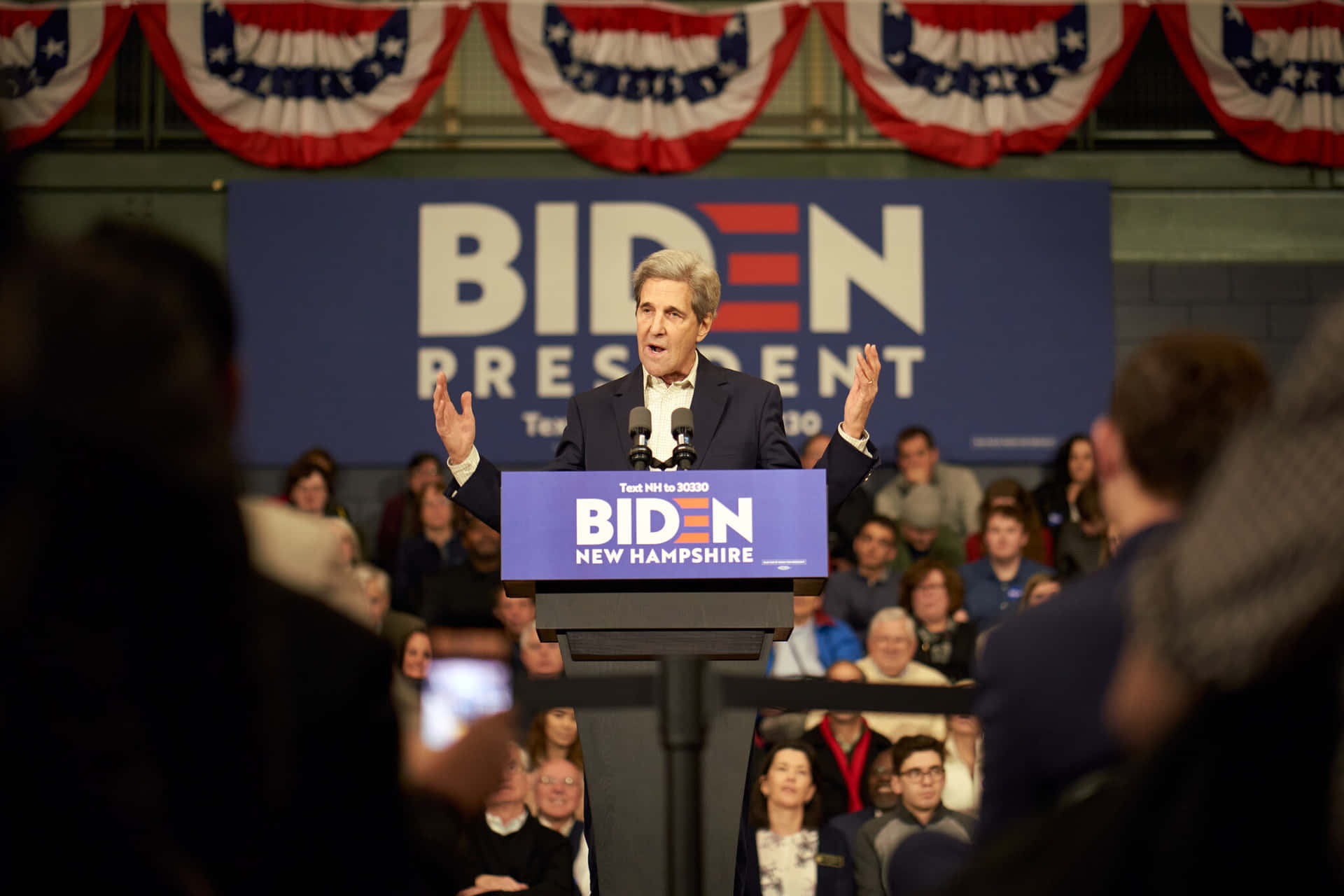John Kerry Campaigning For Biden In New Hampshire Wallpaper