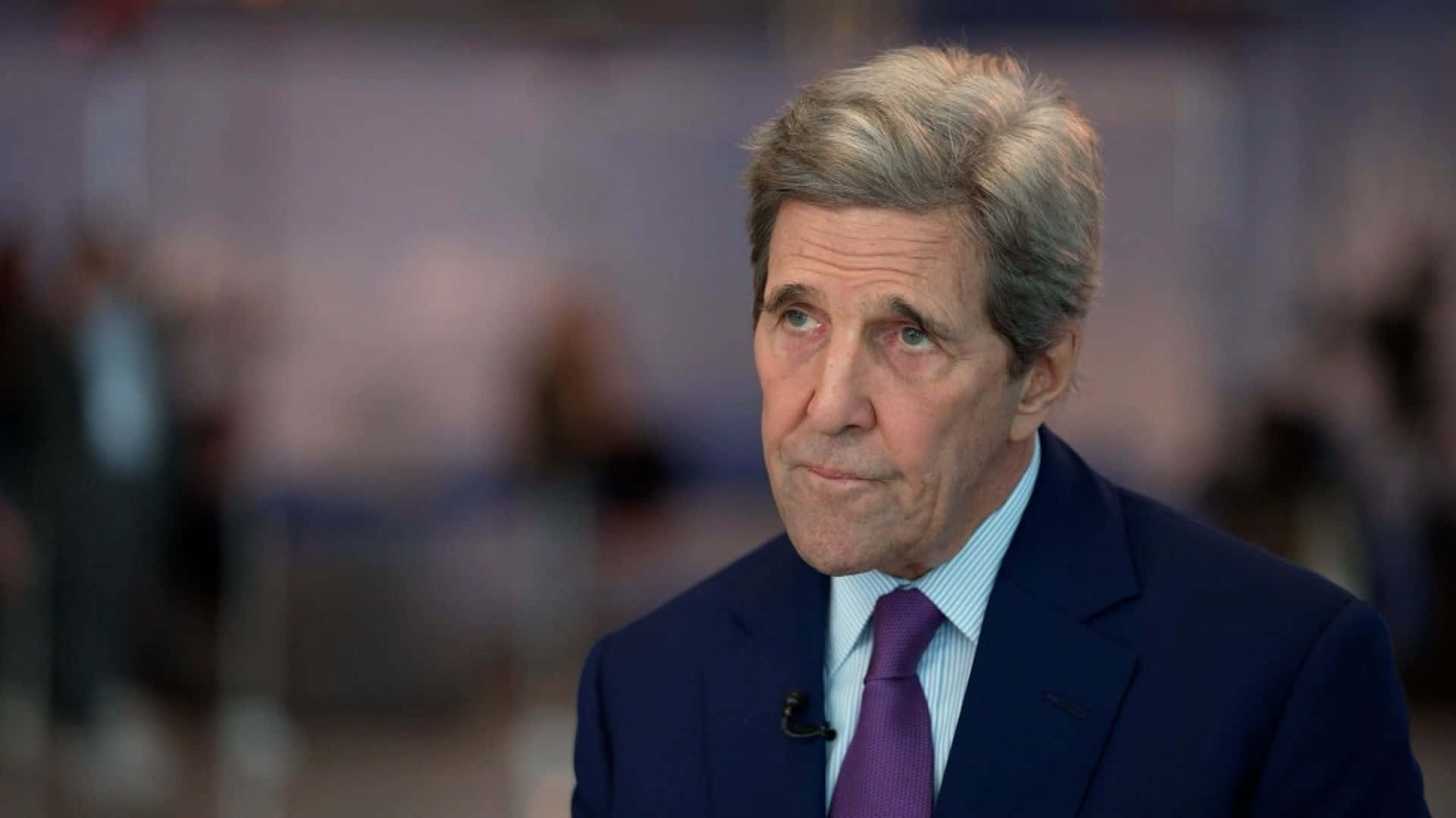 John Kerry Speaking On Cnn Wallpaper
