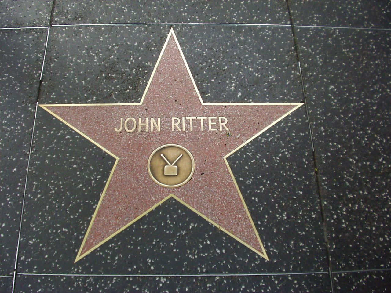 Actor John Ritter at a TV show in 1978 Wallpaper