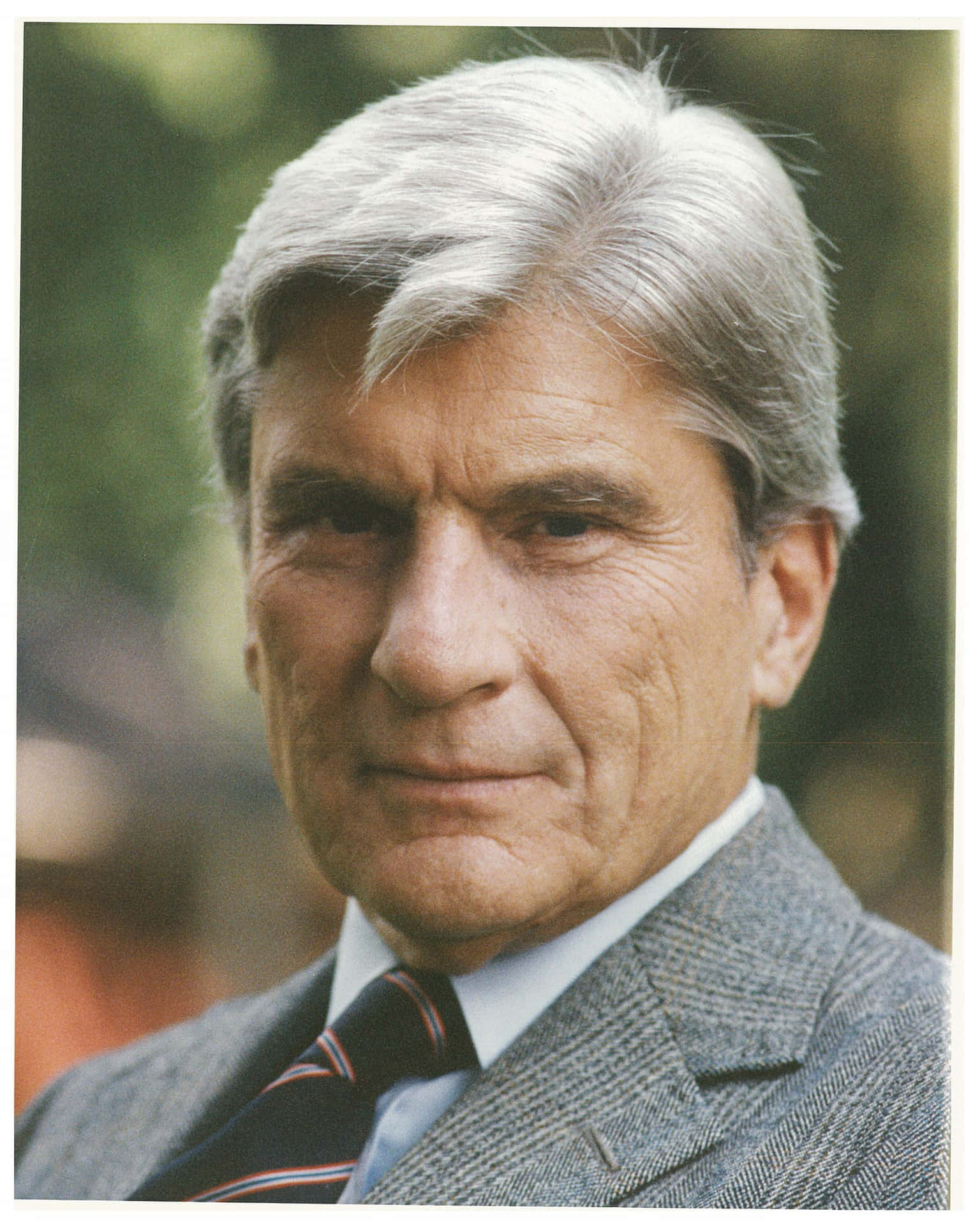 John Warner In A Gray Suit Phone Wallpaper