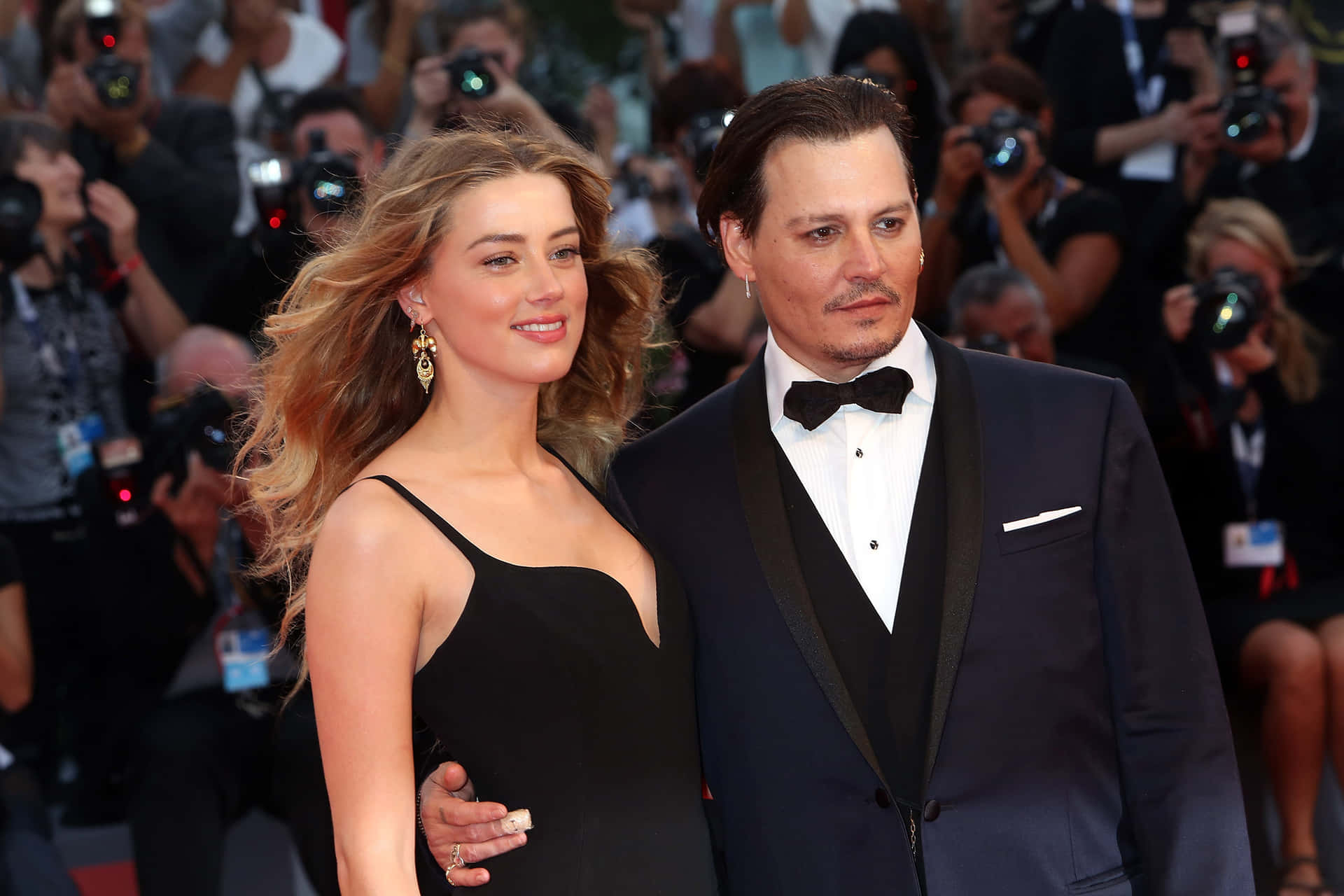 Johnny Depp and Amber Heard Share a Romantic Moment