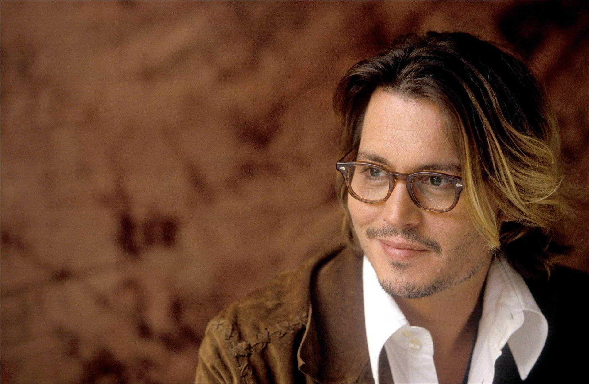 Johnny Depp HD Looking Left Wallpaper