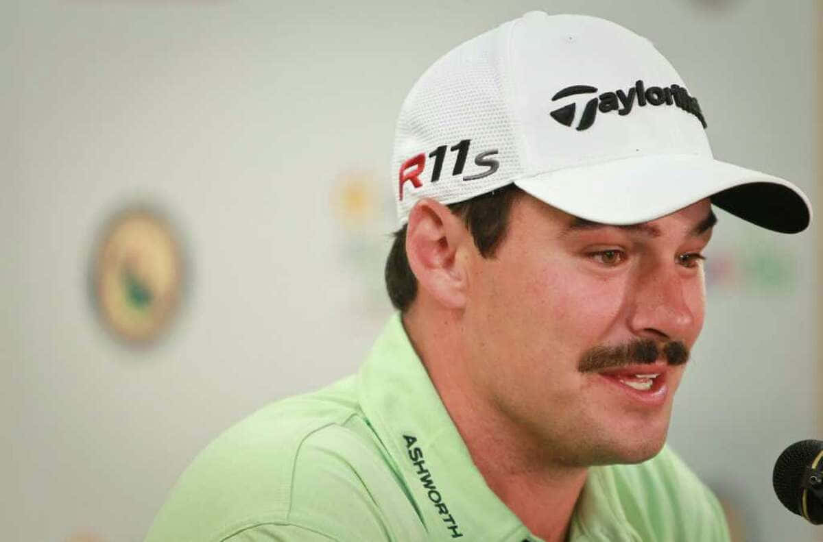 A Candid Interview with Professional Golfer Johnson Wagner Wallpaper