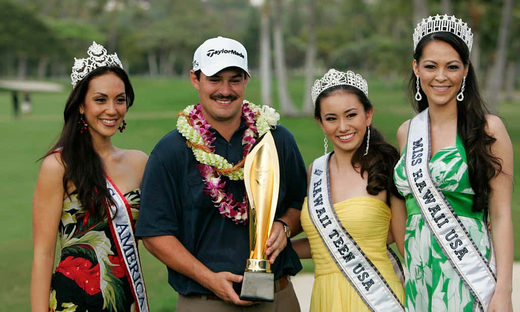Johnson Wagner With Beauty Queens Wallpaper