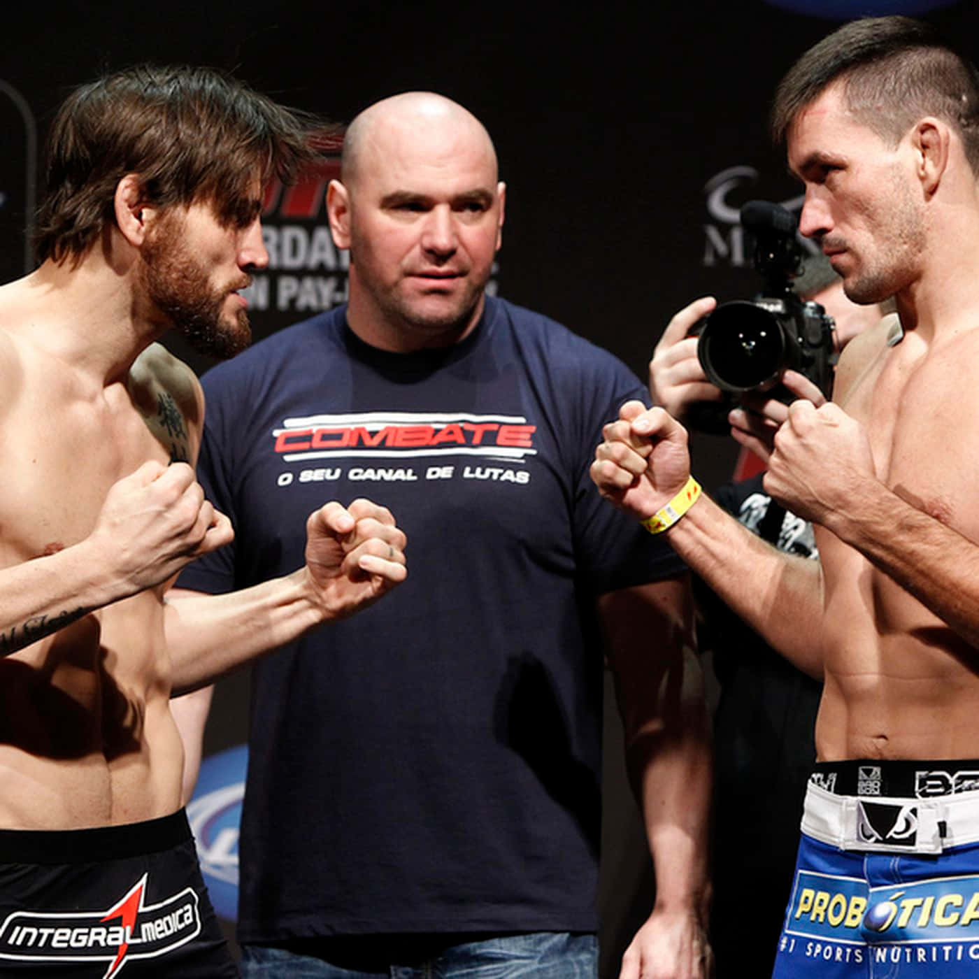 Jon Fitch VS. Demian Maia UFC 156 Vægt-In Wallpaper