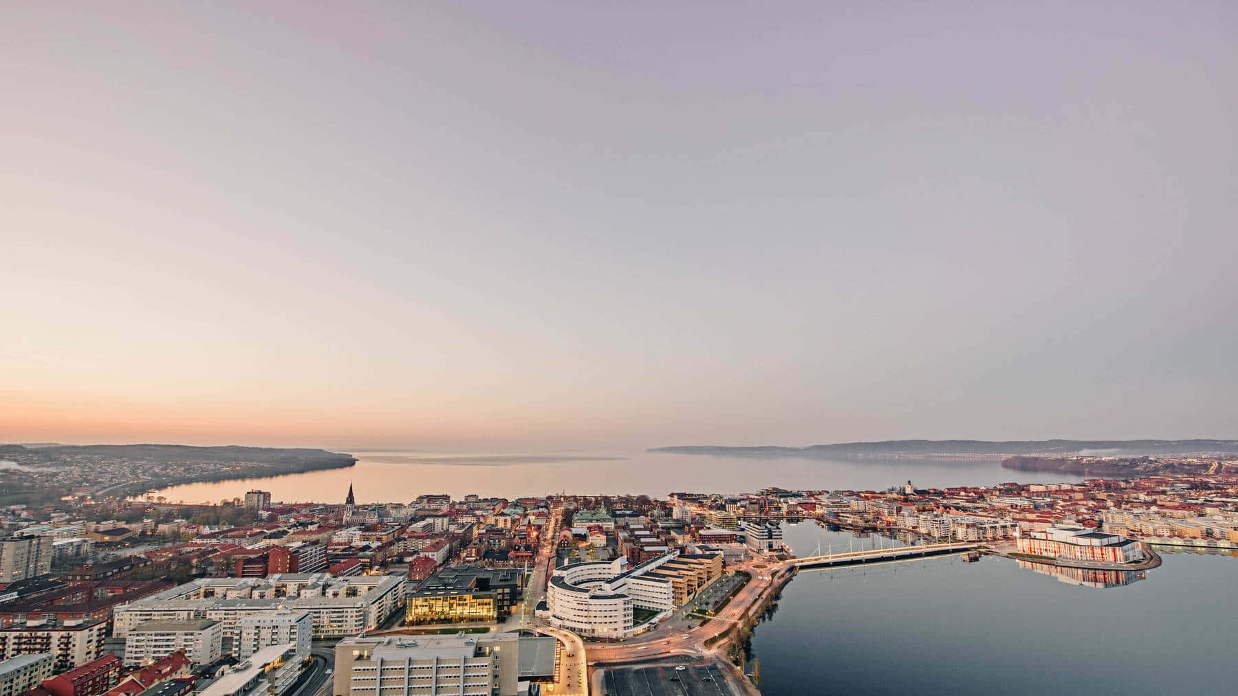 Vue Aérienne De Jonkoping Suède Au Crépuscule Fond d'écran