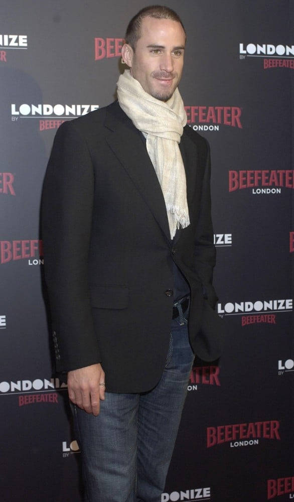 Joseph Fiennes At The Beefeater Event Wallpaper