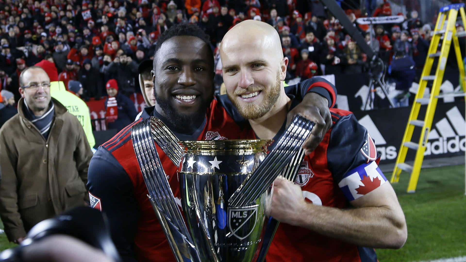 Jozy Altidore And Michael Bradley Holding 2017 MLS Cup Wallpaper