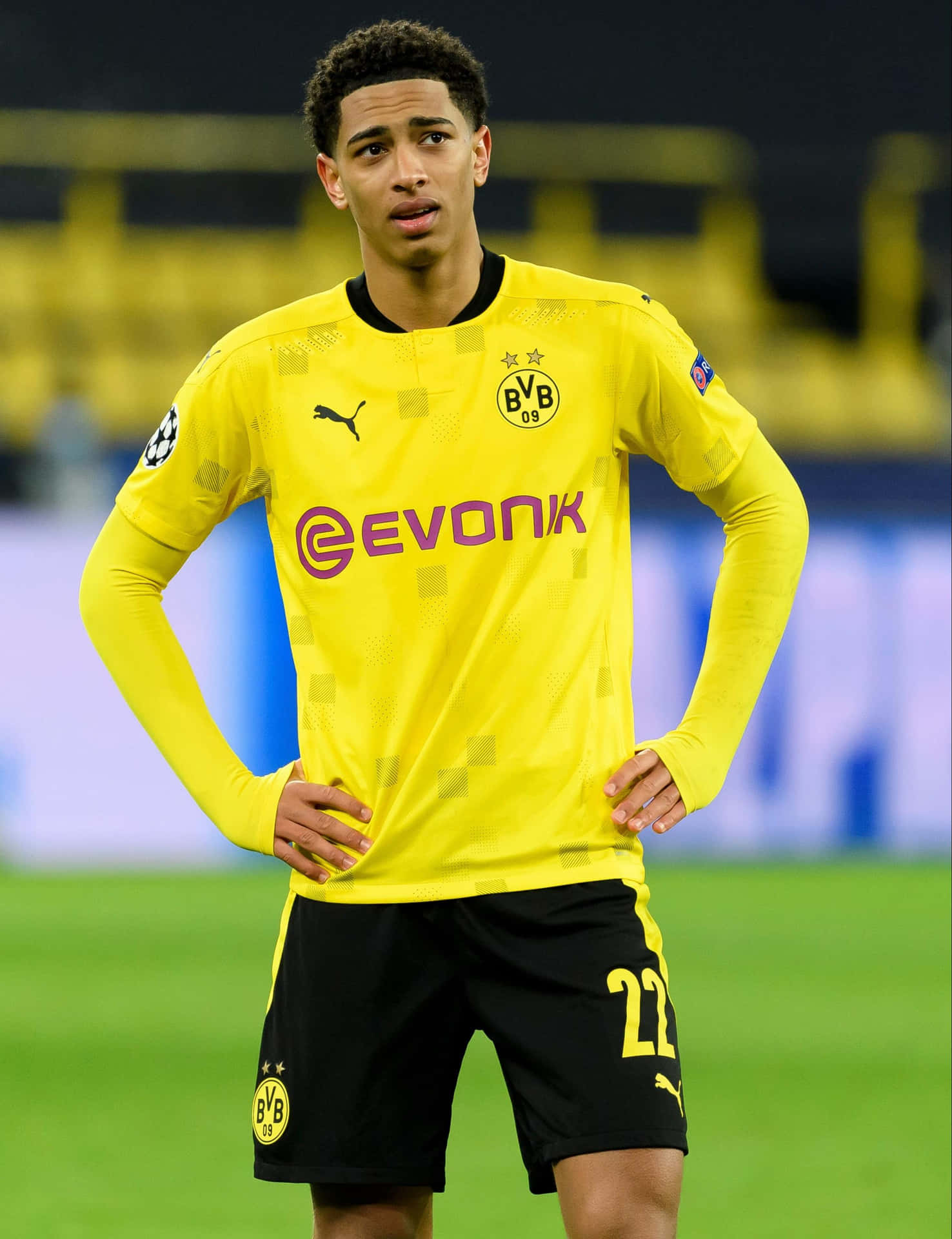 Jude Bellingham Borussia Dortmund Yellow Kit Wallpaper