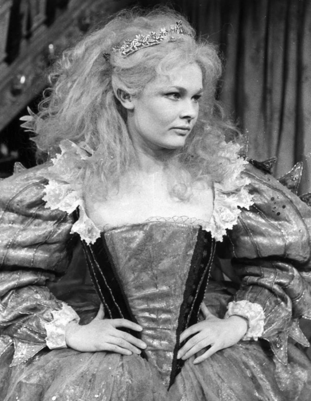 A Young Judi Dench Stunning in Her Prime Wallpaper