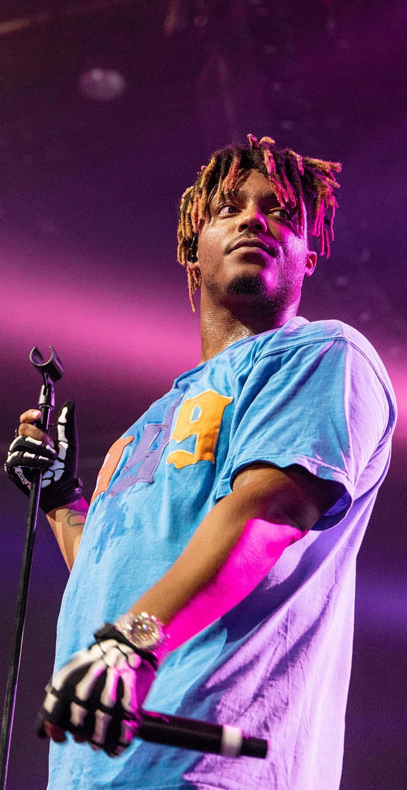 "The crowd goes wild for Juice Wrld's electrifying performance!" Wallpaper