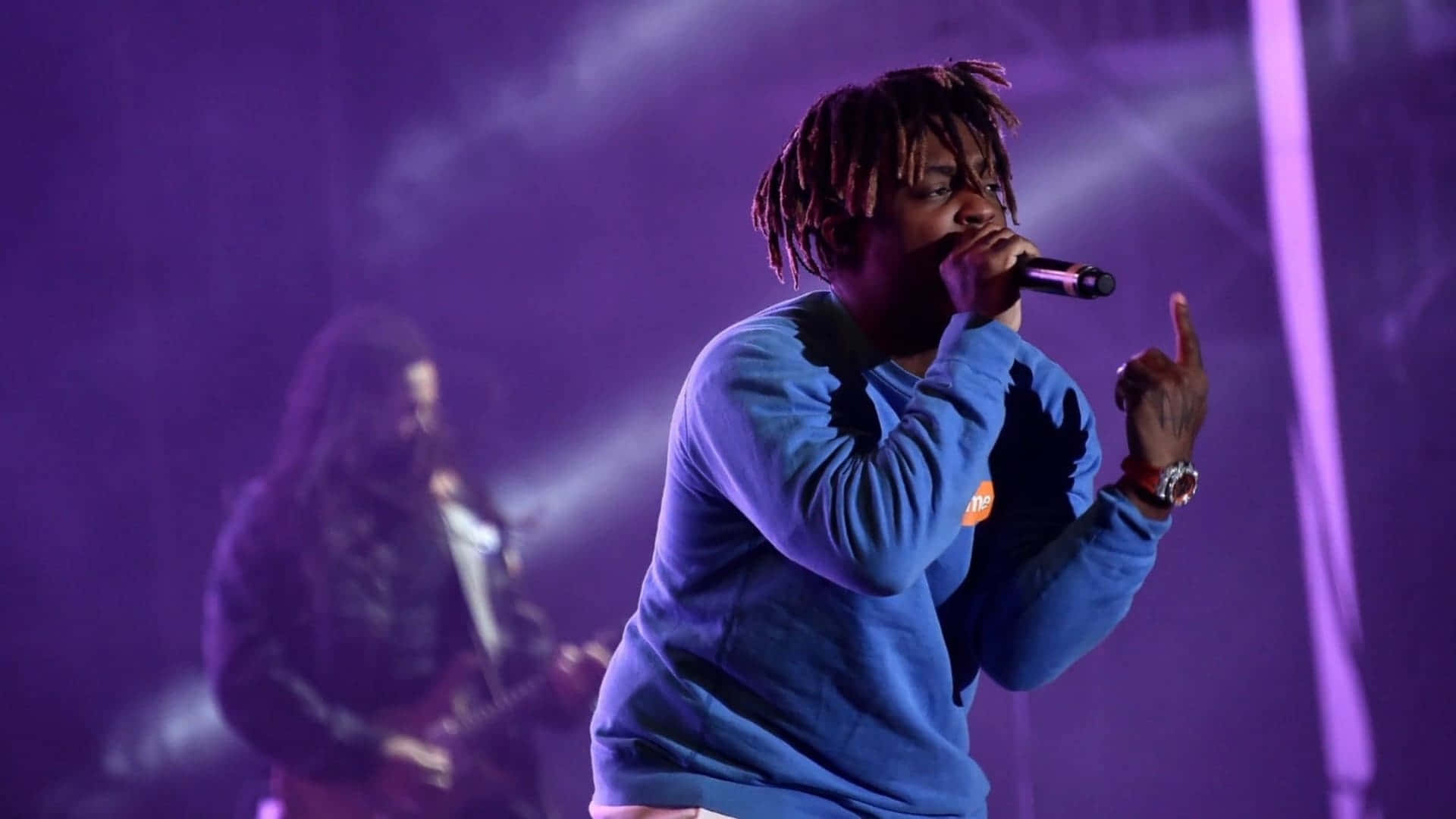 Experience the world of Juice Wrld at his dynamic live concerts Wallpaper