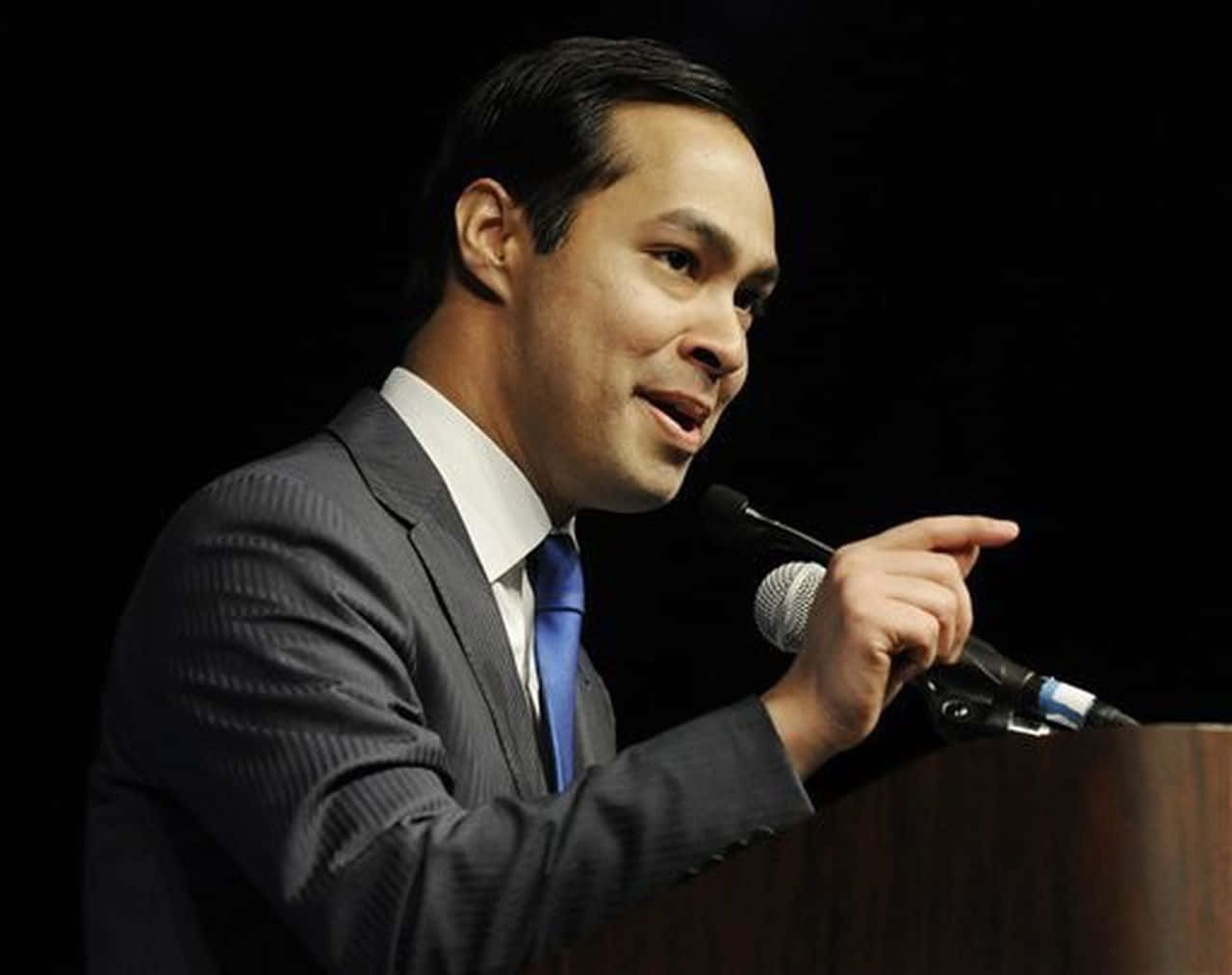 Julian Castro Pointing With Right Hand Wallpaper
