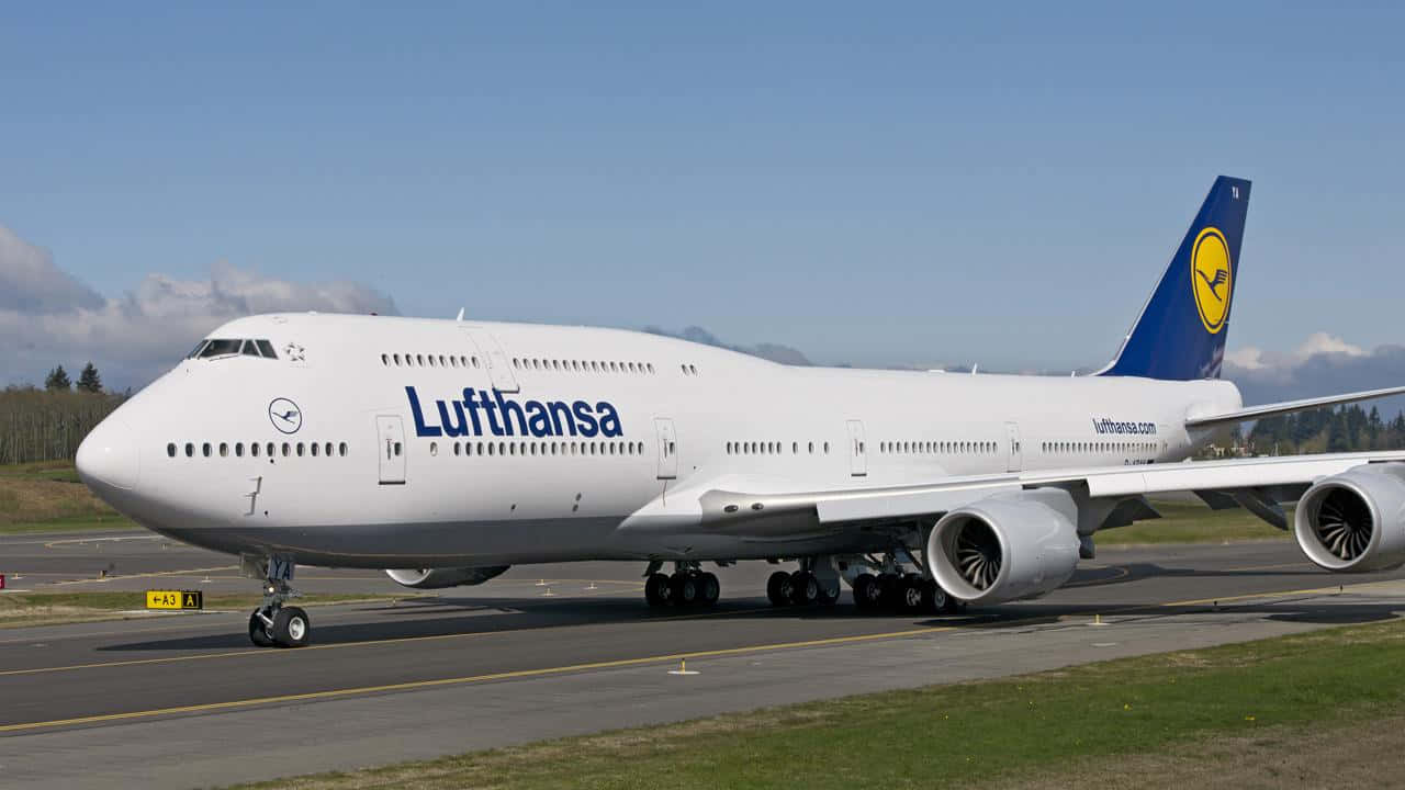 Majestic Jumbo Jets Taking Off at Twilight