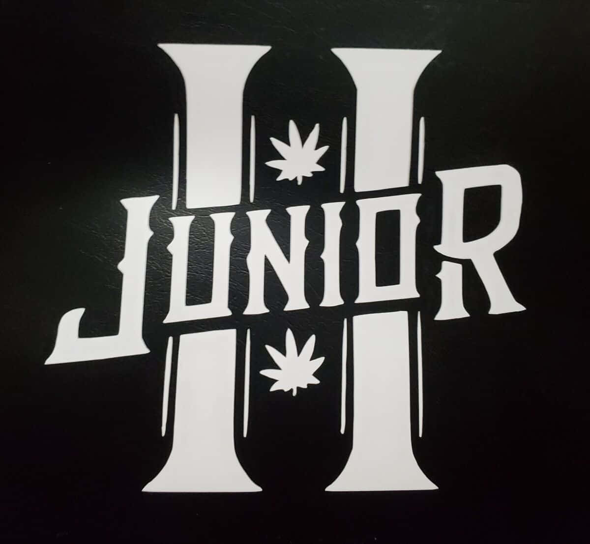 Junior H Logo Mustalla Taustalla Taustakuva