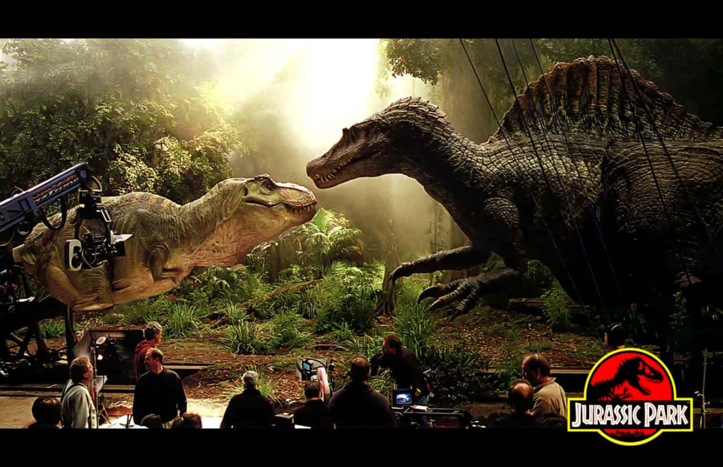 Följdinosauriernas Fotspår Och Utforska Vildmarken I Jurassic World.
