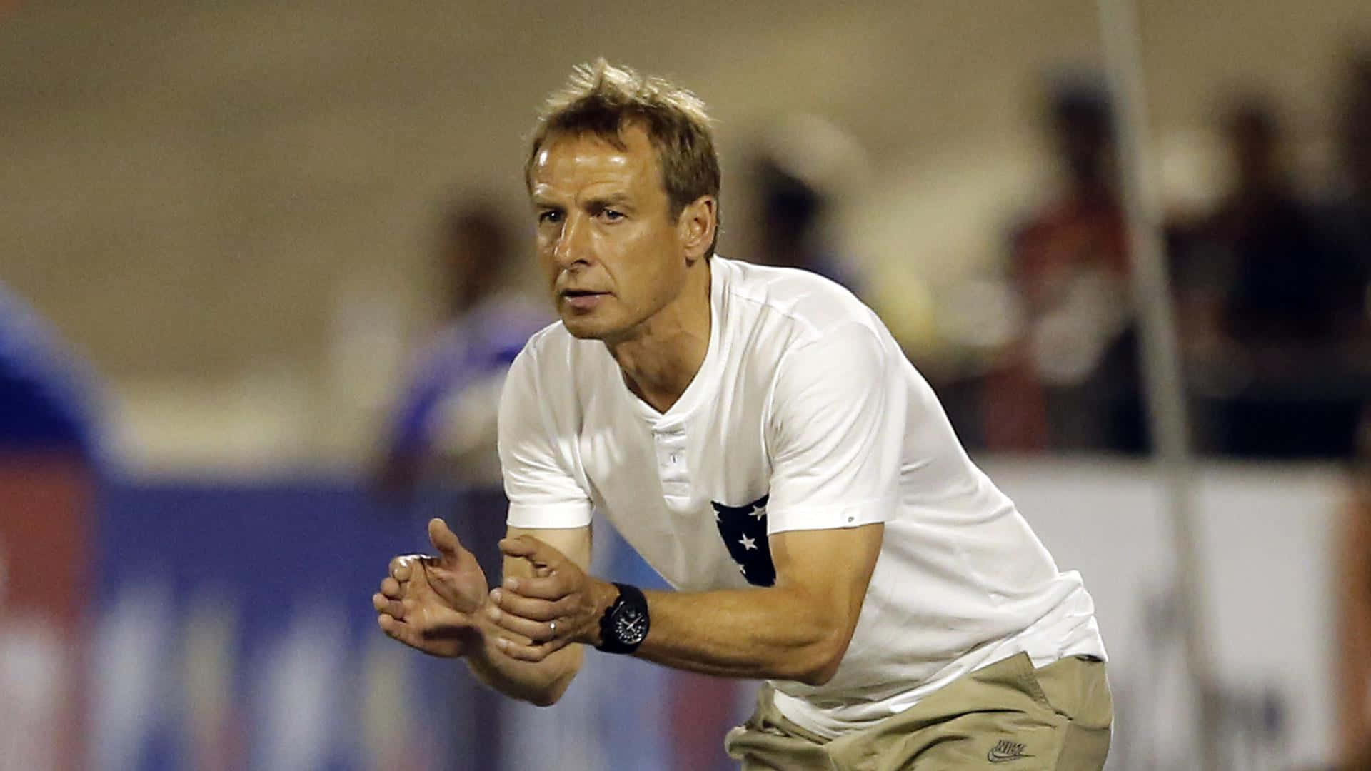 Jurgen Klinsmann Bending Body Wallpaper