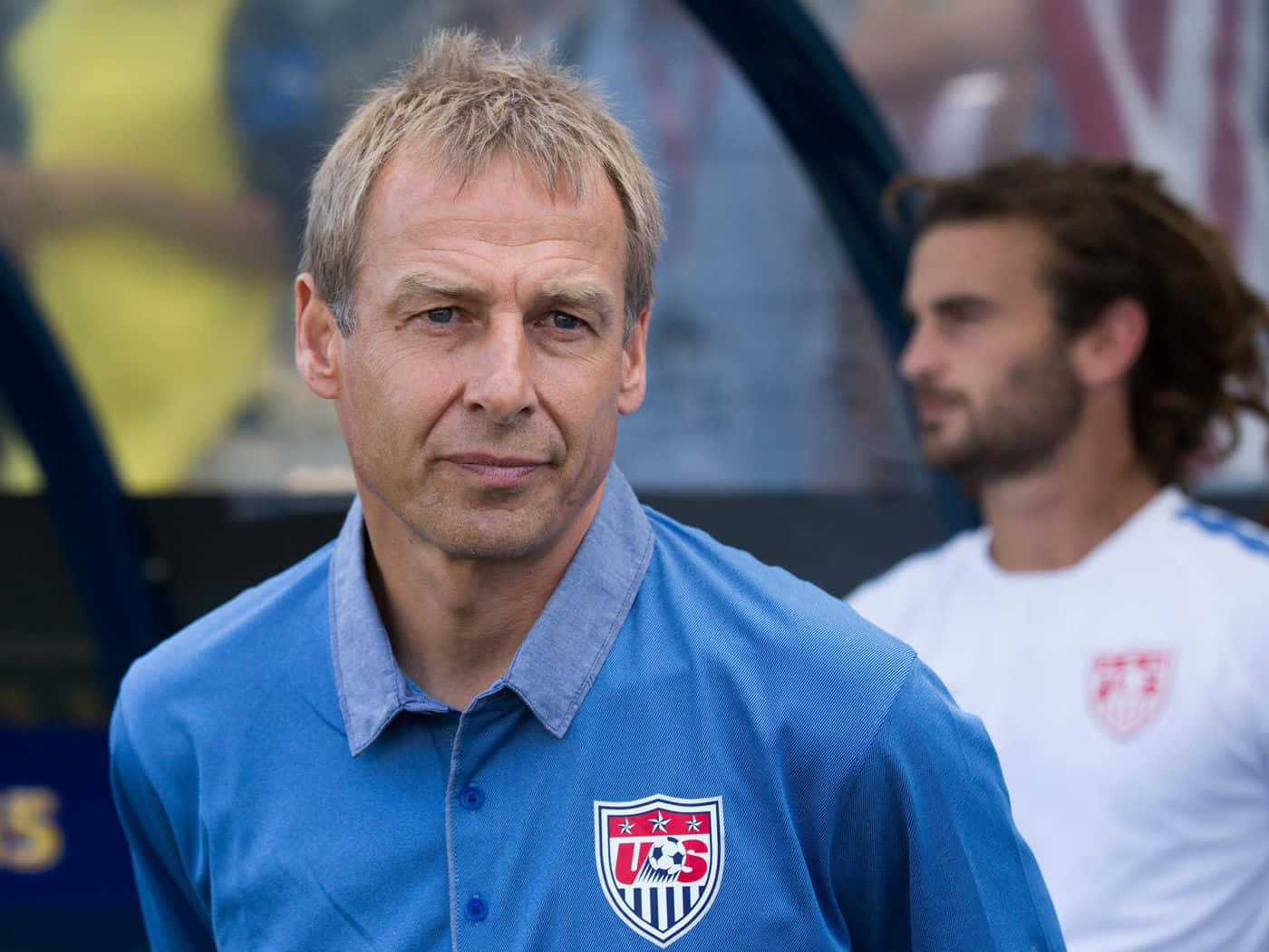 Jurgen Klinsmann ser alvorlig ud Wallpaper