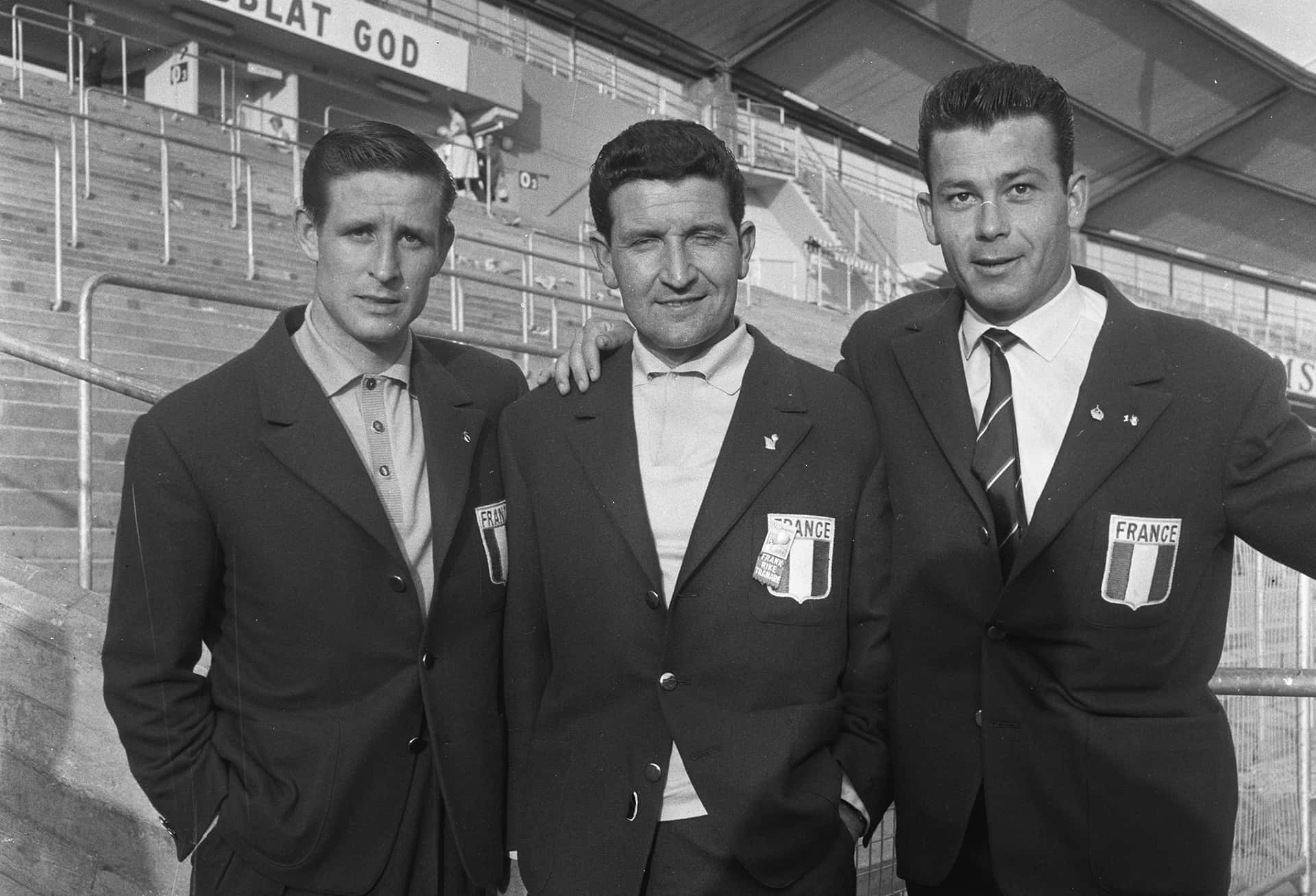 Just Fontaine With Albert Batteux And Raymond Kopa In Sweden Wallpaper