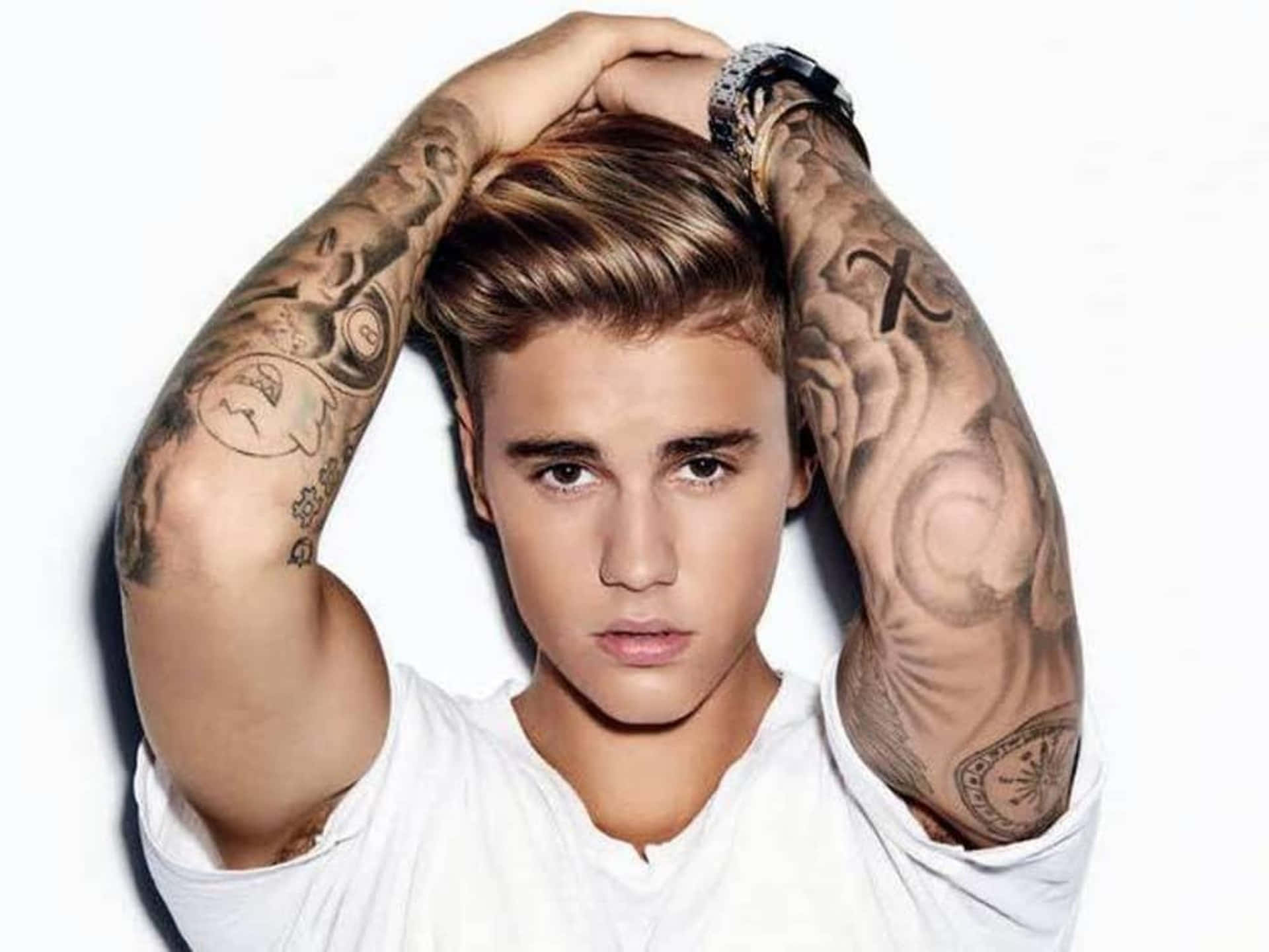 Justin Bieber ser selvsikker og inspireret ud i 2015. Wallpaper