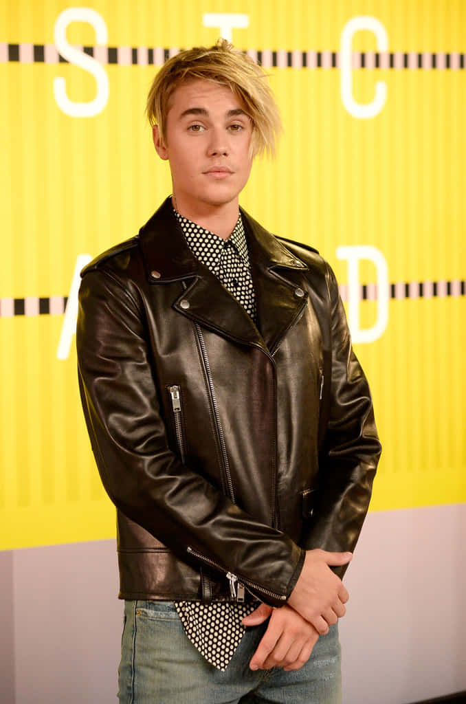 Justin Bieber deltager ved Met Gala 2015 Wallpaper