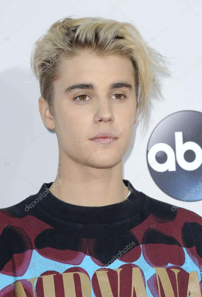 Justin Bieber giver en brændende præstation i 2015. Wallpaper