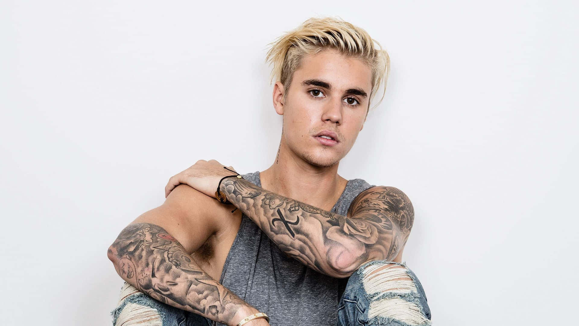 Justin Bieber tatoveringer skriver på væggen Wallpaper