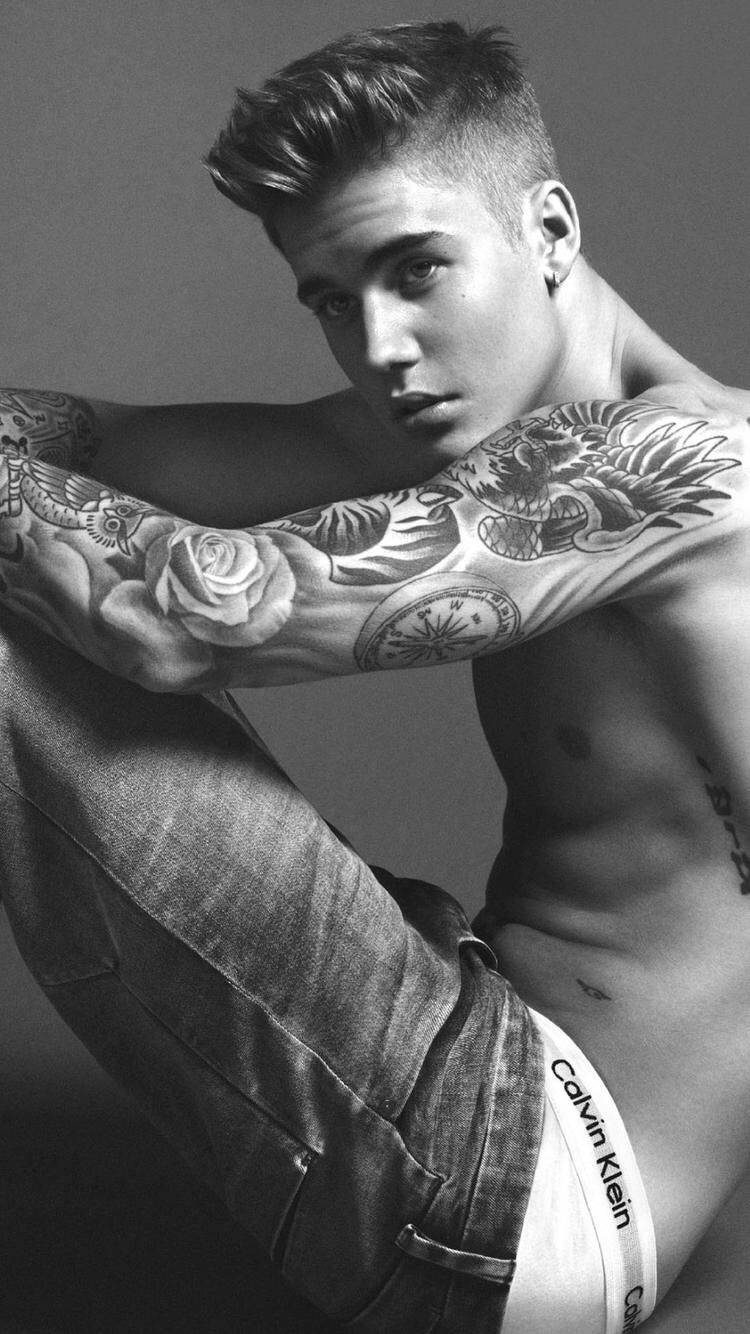 Justin Bieber In Calvin Klein Jeans