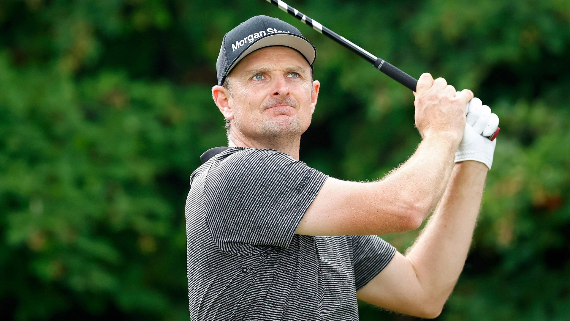 Professional Golfer - Justin Rose in Action Wallpaper