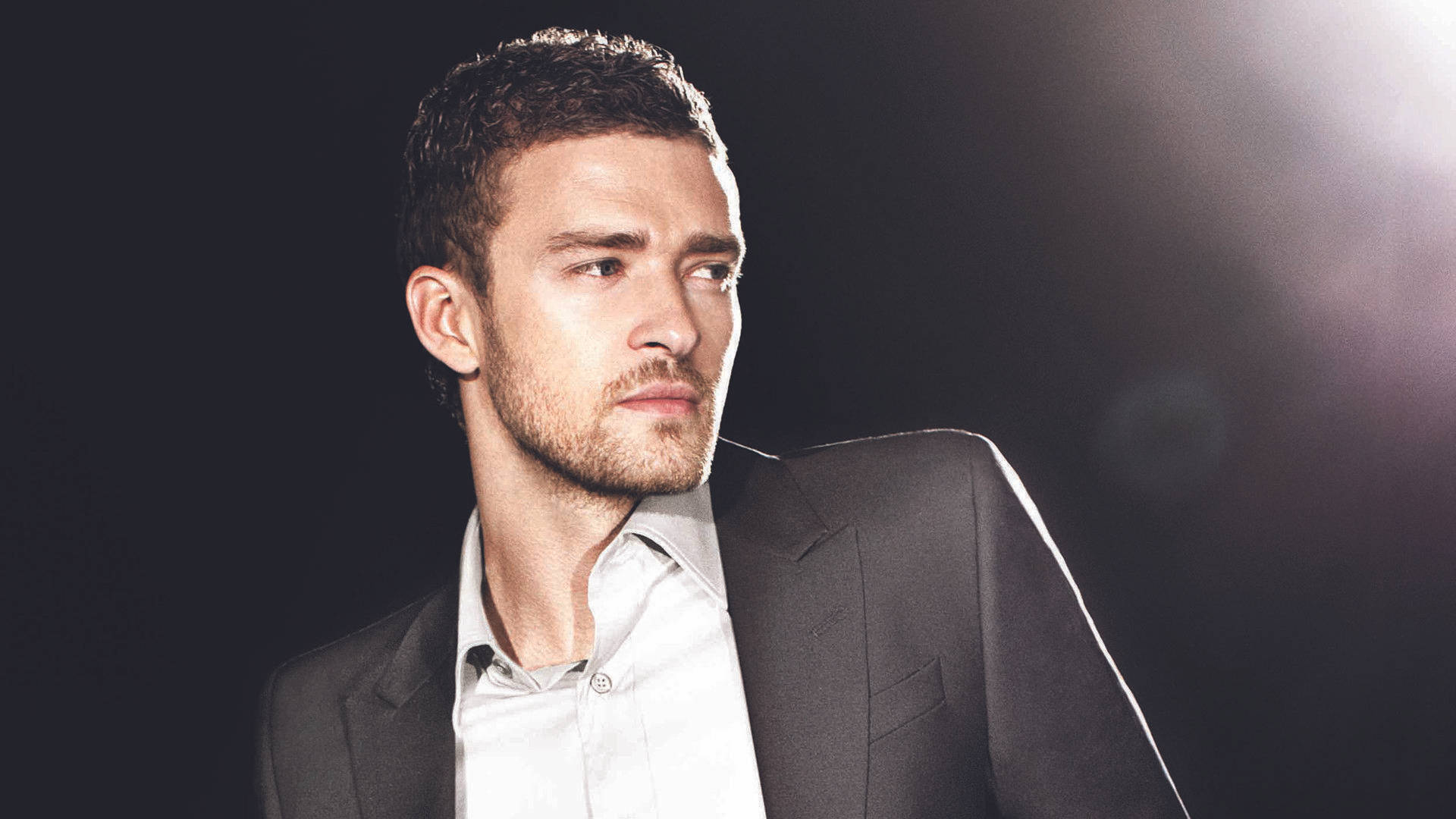 Justin Timberlake Looking To Side Wallpaper