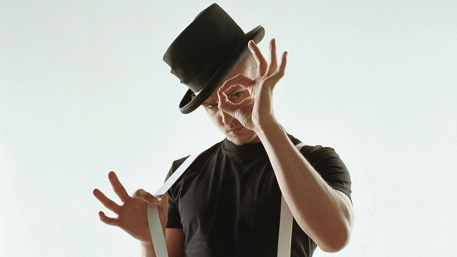 Justin Timberlake Making 'Okay' Hand Gesture Wallpaper