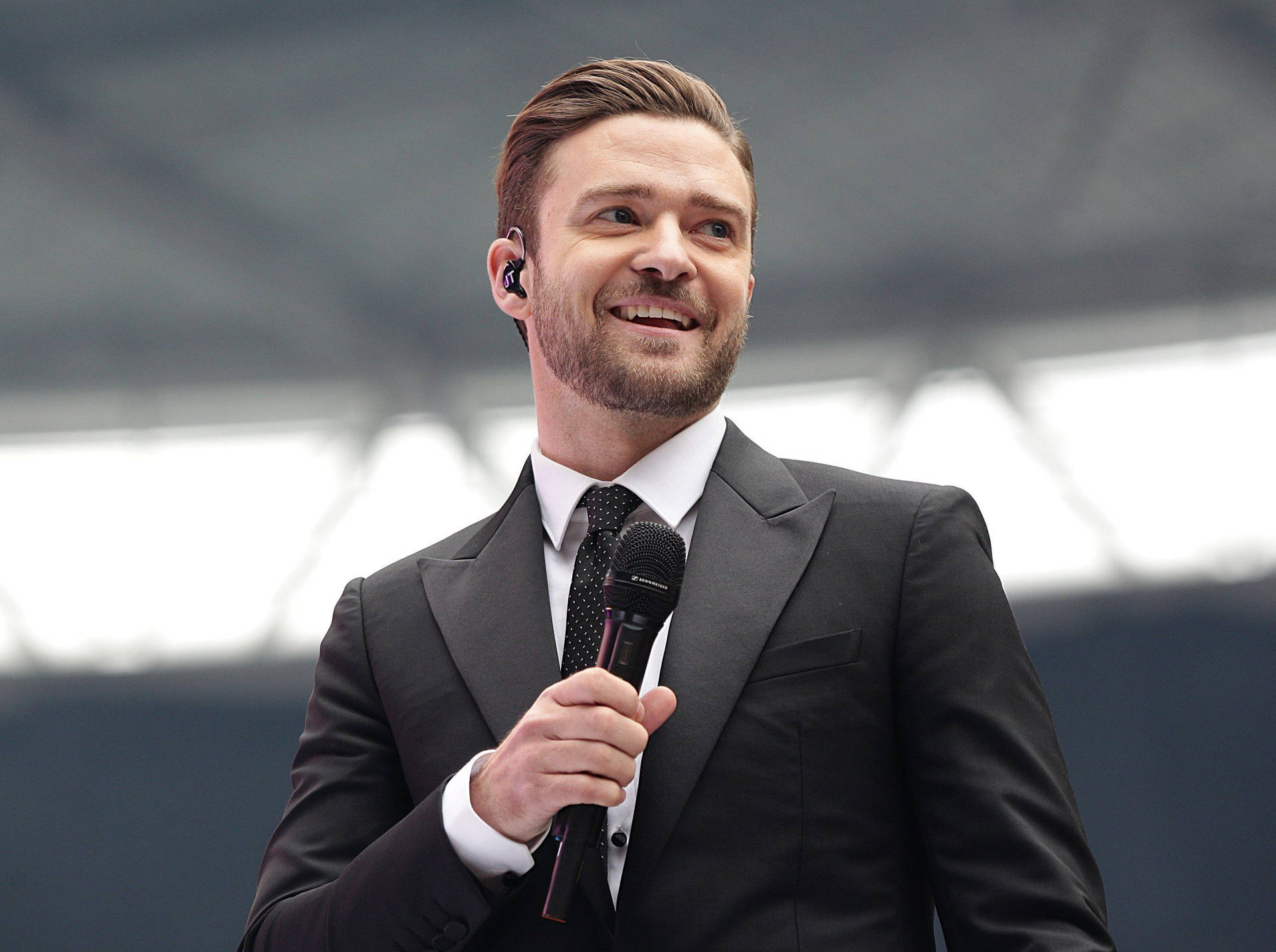 Justin Timberlake Suit And Tie Wallpaper