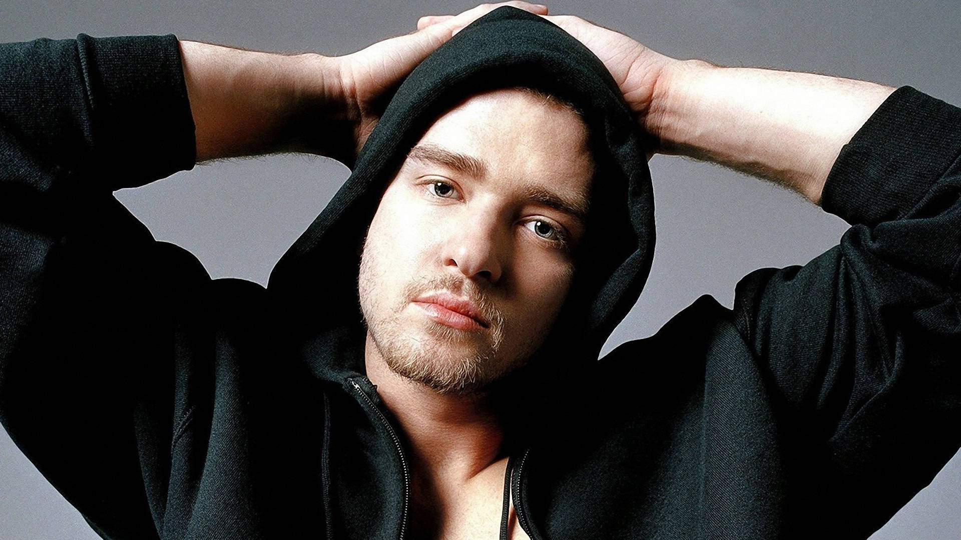 Justin Timberlake Wearing Black Hoodie Wallpaper