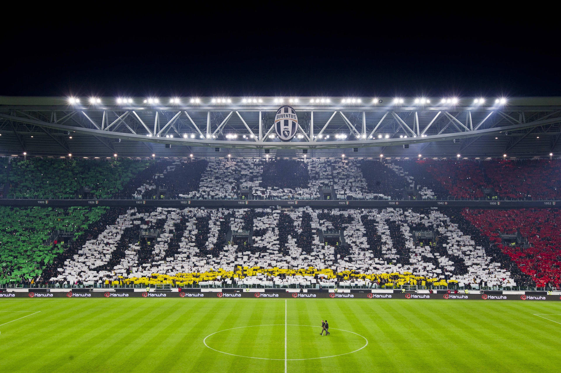 Juventus Die-hard Supporters At Stadium Wallpaper