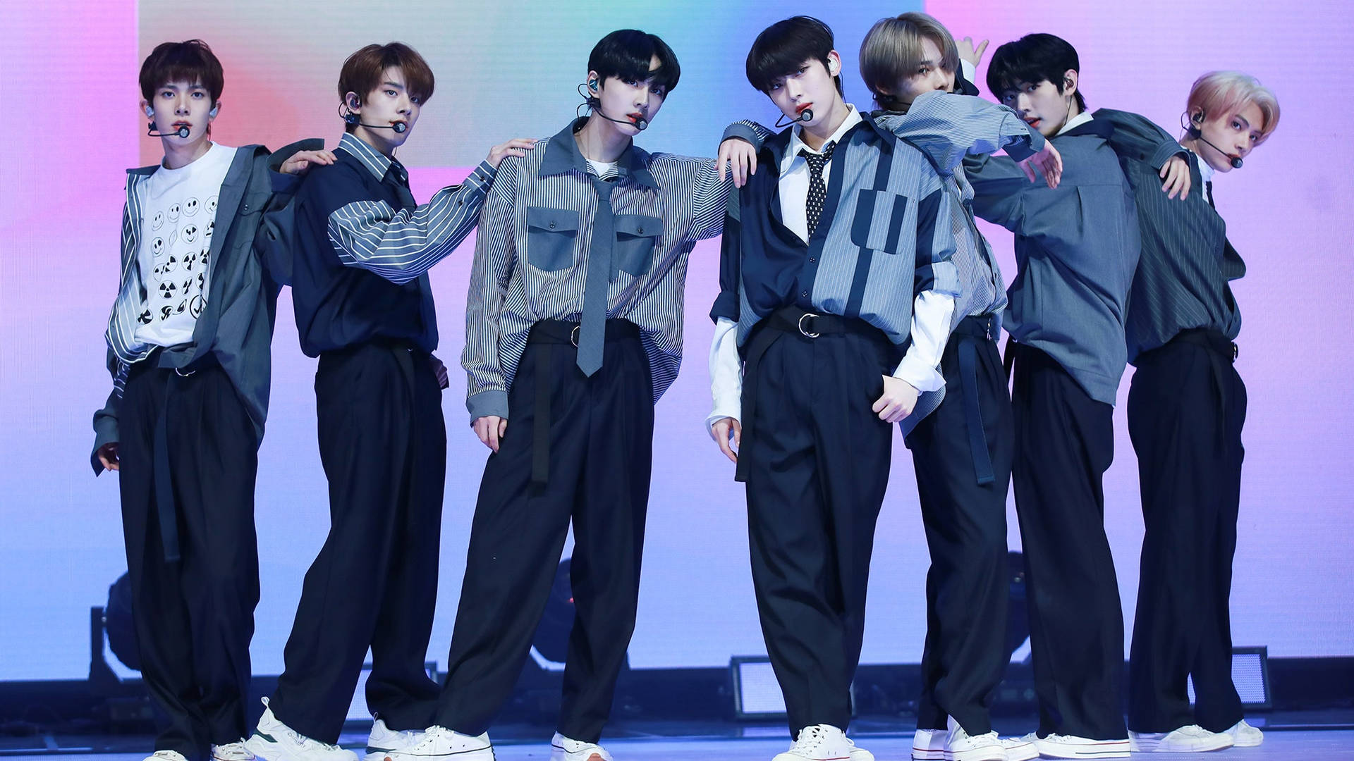 K-pop Boy Group Enhypen Estetica Sfondo