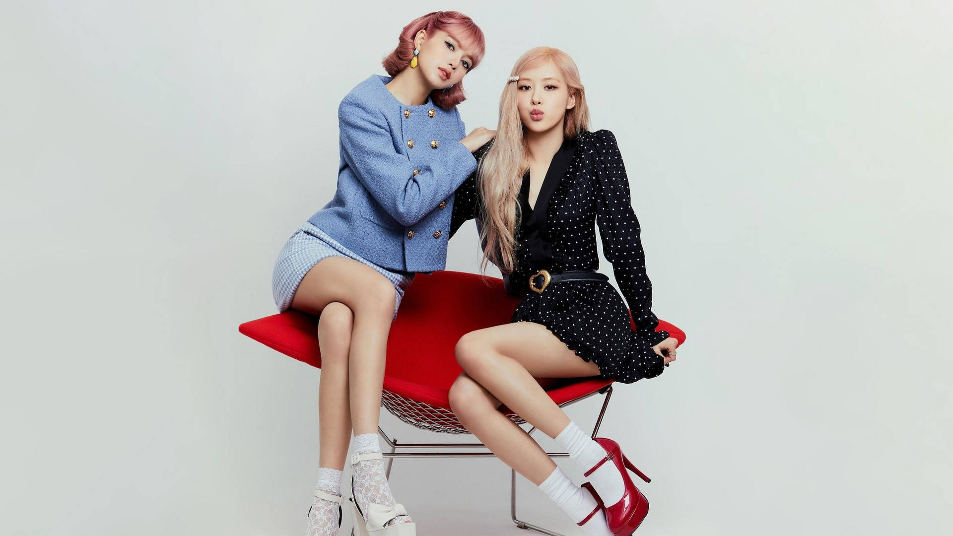 Idolsdel K-pop Lisa Y Rosé Fondo de pantalla