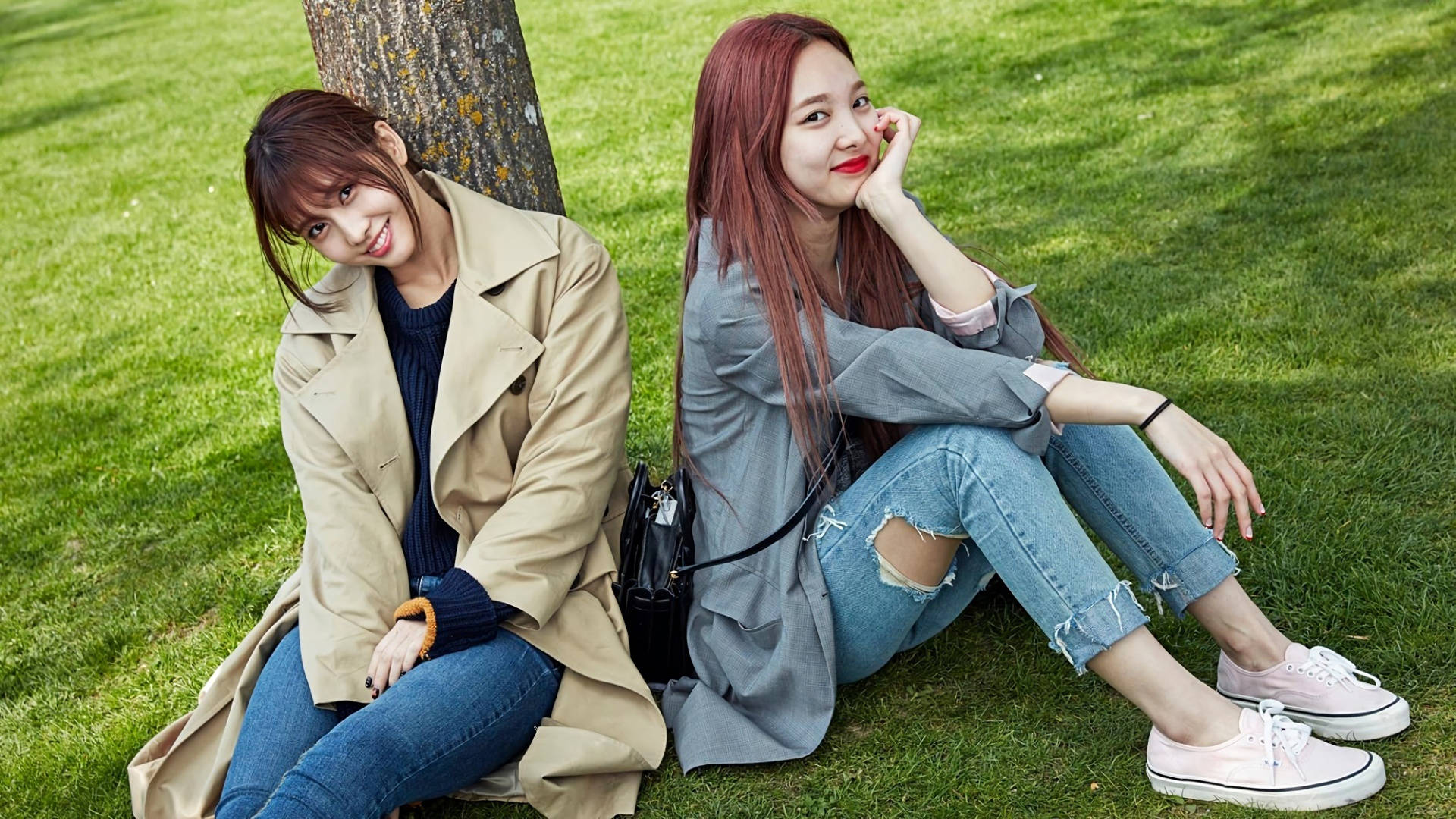Ídolosdel K-pop Momo Y Nayeon Fondo de pantalla