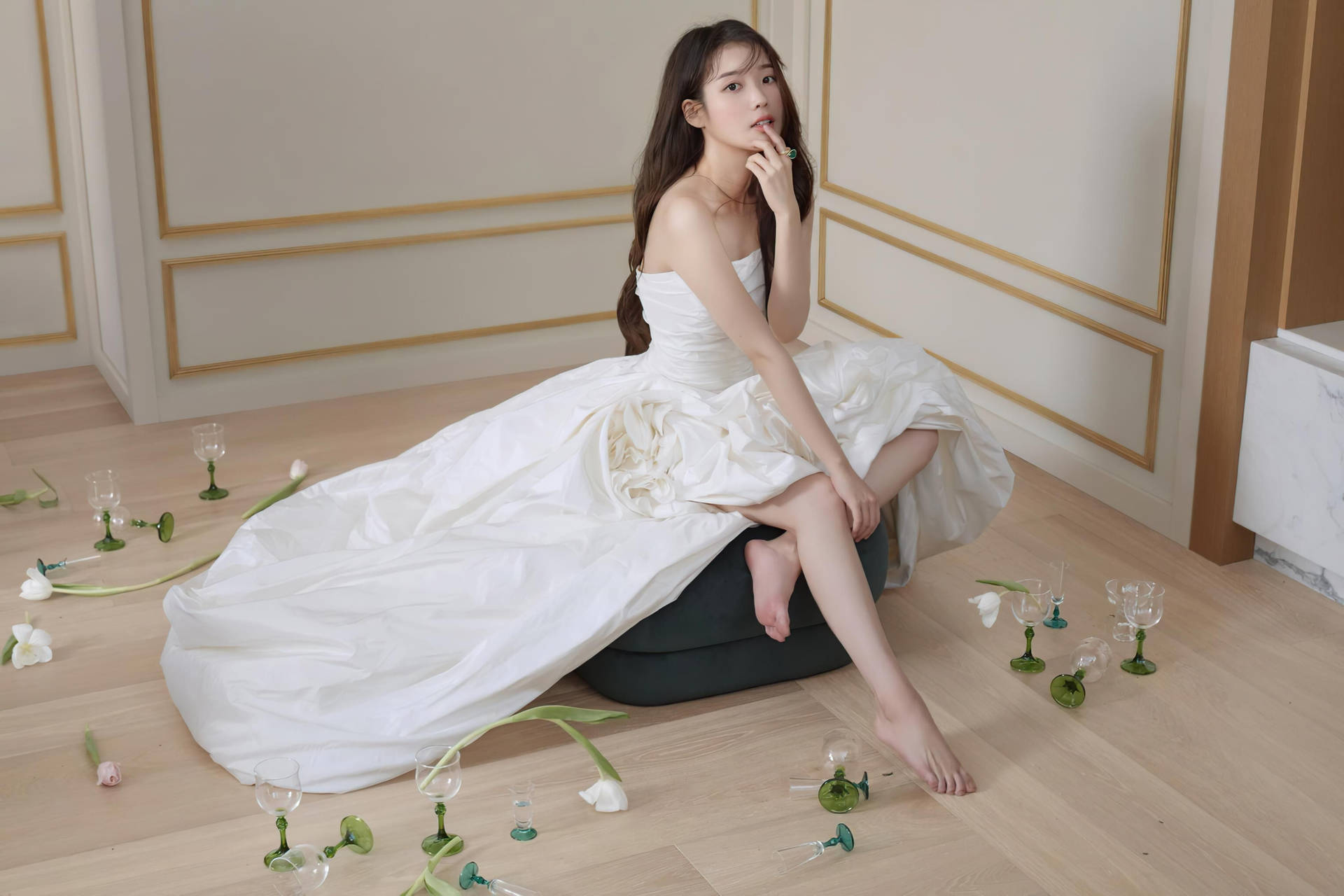 K-pop Soloist IU for Gucci-tapet Wallpaper