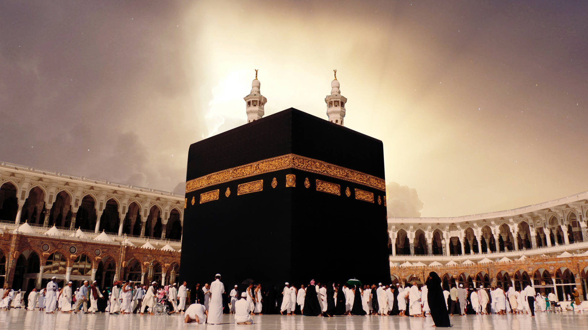Kaaba Cloudy Sky Picture