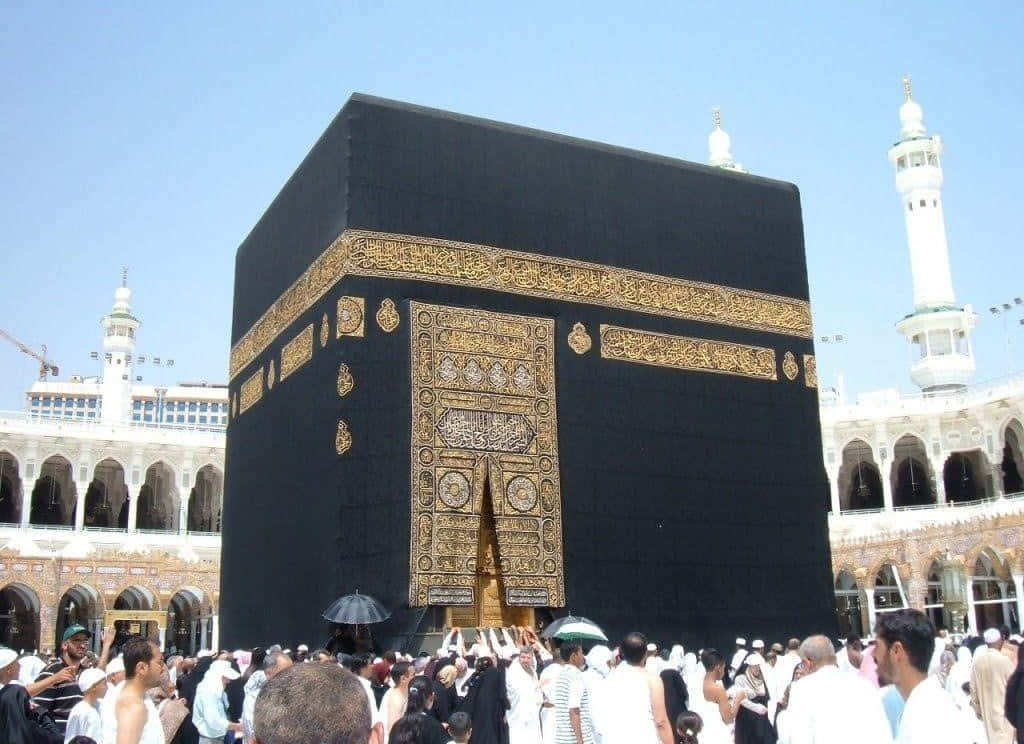 Lakaaba A Mecca È Circondata Da Persone.