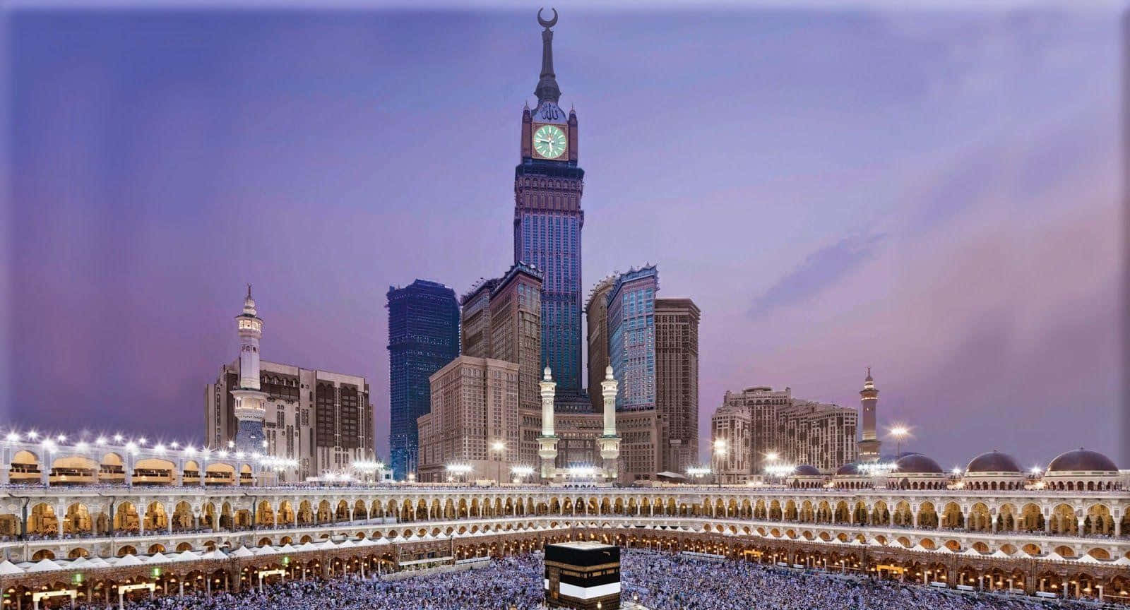 Umamesquita Com Uma Torre Do Relógio Ao Fundo