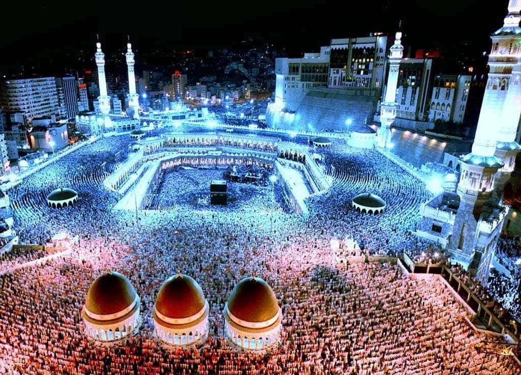 Einegroße Menschenmenge Bei Der Kaaba