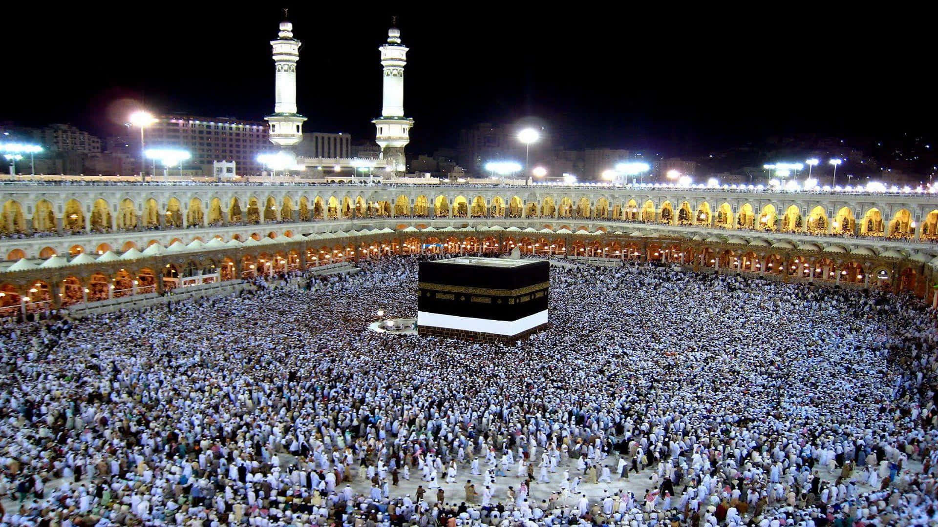 Einegroße Menschenmenge Versammelt Sich Um Die Kaaba.