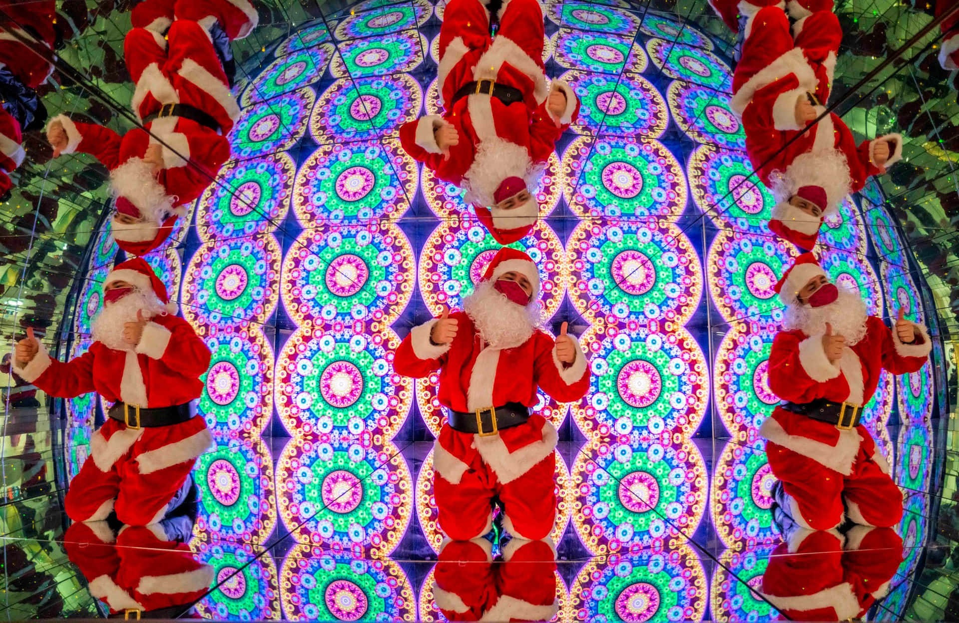 Kaleidoscopic Santa Claus Illusion Wallpaper